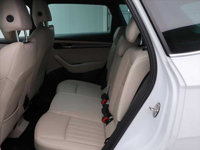 Škoda Karoq 2,0 TDi 110 KW DSG STYLE LED - fotka 13 z 27