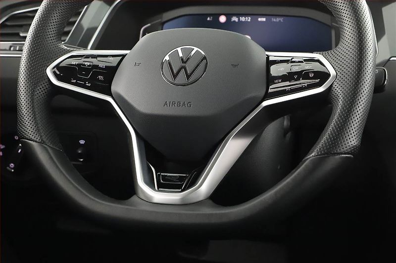 Volkswagen Tiguan (2023) R-Line 1.4 TSI eHybrid - fotka 8 z 21