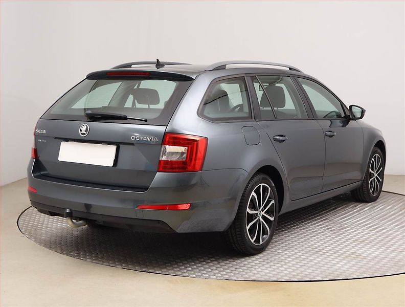 Škoda Octavia (2014) Style 2.0 TDI, Automat, Navi - fotka 5 z 19