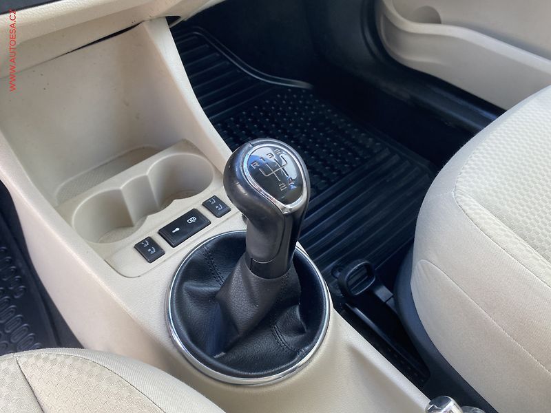 Škoda Roomster (2010) 1.6 16V, ČR, Comfort, TZ - fotka 15 z 17