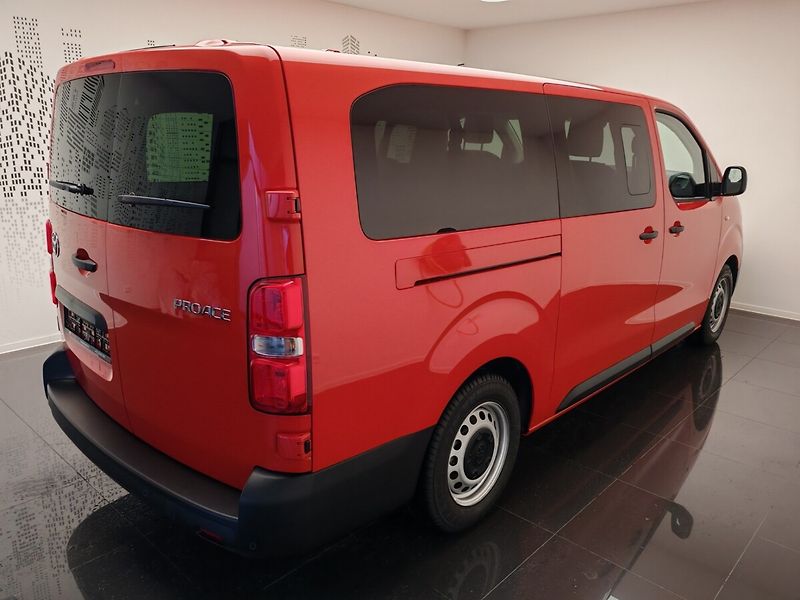 Toyota ProAce Verso 2,0D L2 6MT Combi 8S - fotka 3 z 22