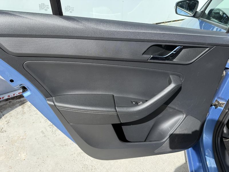 Škoda Rapid (2016) 1.4TDI DSG rezervace - fotka 12 z 25