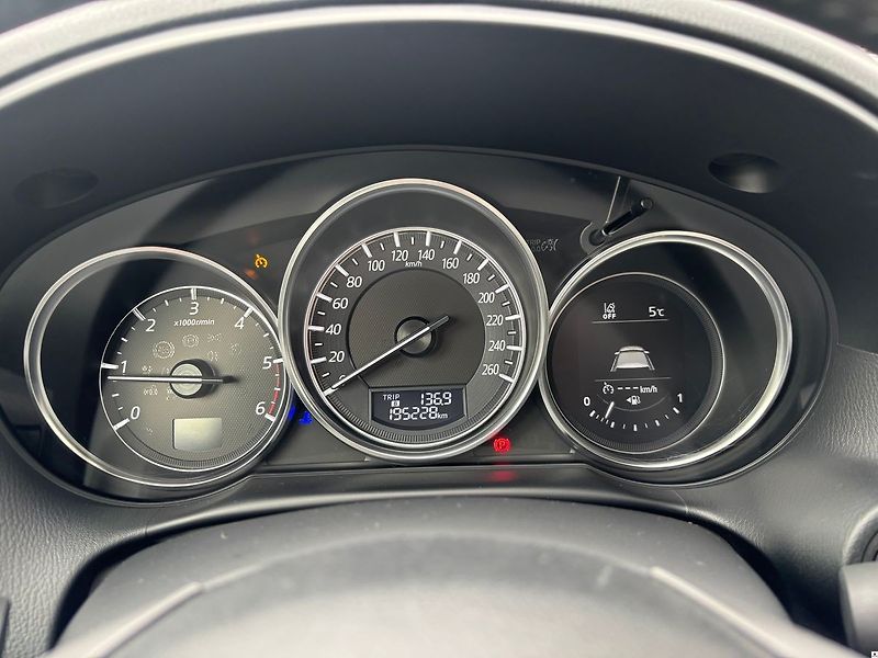 Mazda CX-5 2.2D/2017/MAN6,4X4-ZÁRUKA12-36 - fotka 38 z 54