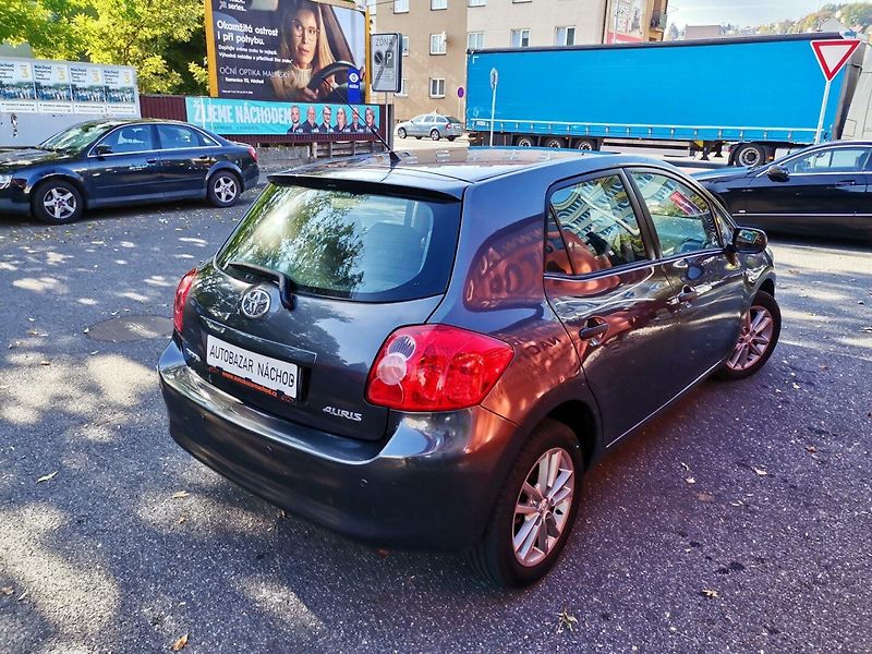 Toyota Auris (2009) 1.4VVTi 74kw ČR 5dv. Klima PDC - fotka 24 z 26