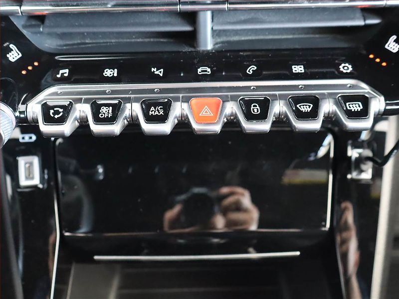 Peugeot 2008 (2021) GT 1.5 BlueHDi, Automat - fotka 20 z 24
