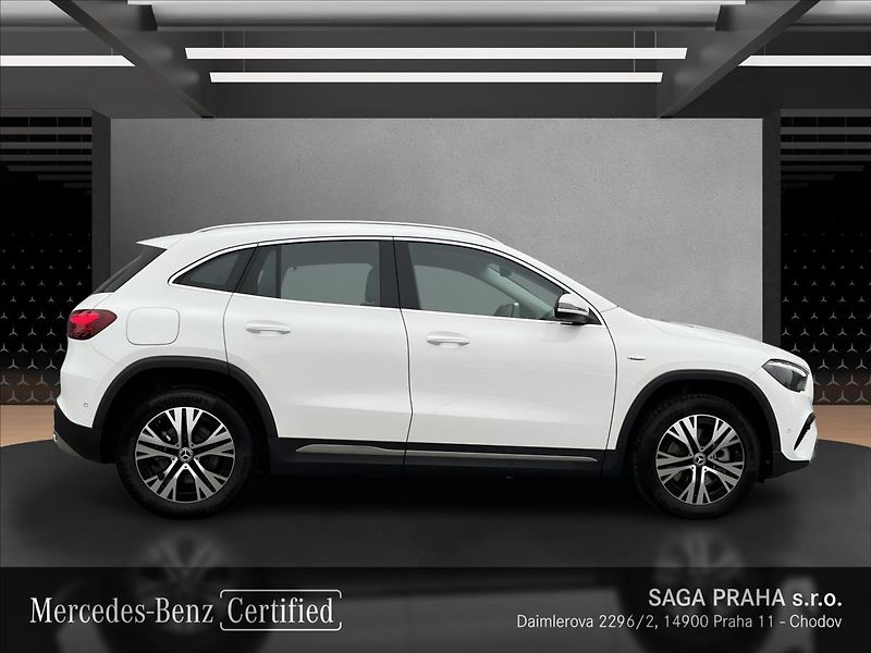 Mercedes-Benz GLA 250e s hybridní technologií EQ - fotka 6 z 21