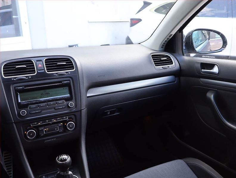 Volkswagen Golf (2011) 2.0 TDI, Serv.kniha, Tempomat - fotka 8 z 17
