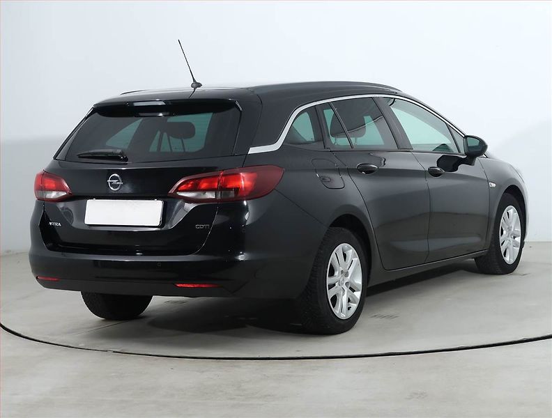 Opel Astra (2019) 1.6 CDTI, Tempomat - fotka 5 z 18