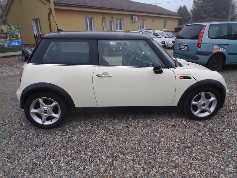 Mini Cooper 1,6 - fotka 7 z 20