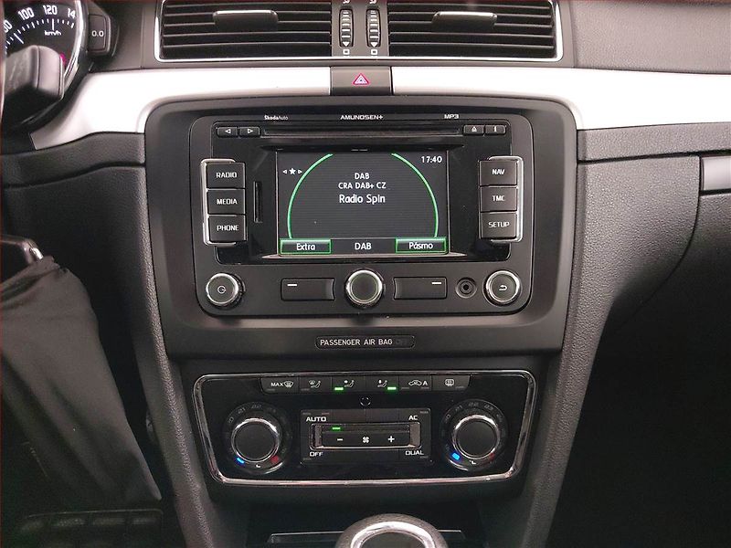 Škoda Superb (2013) Ambition Plus 2.0 TDI - fotka 12 z 20