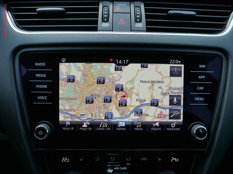 Škoda Octavia (2017) 1.4 TSi, Drive, DSG, LED, - fotka 19 z 28