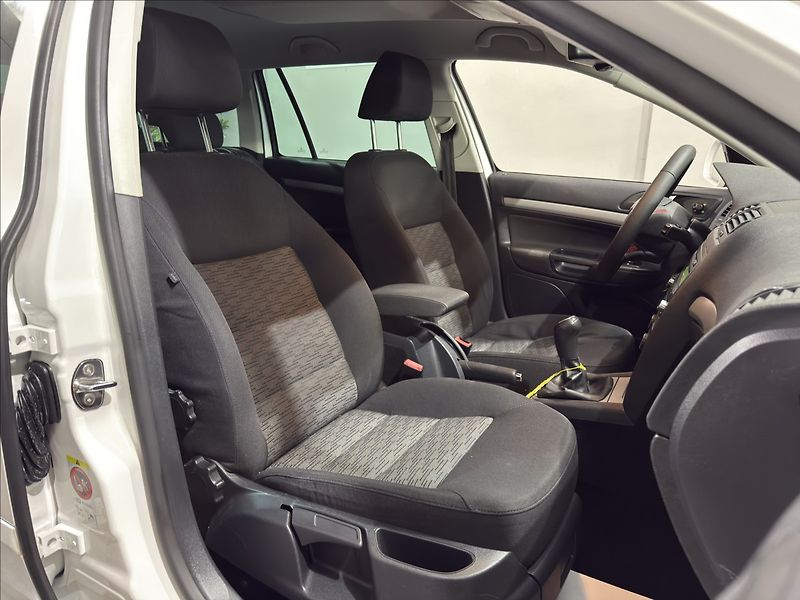Škoda Octavia 1,4   TSI 90KW REZERVACE - fotka 20 z 29