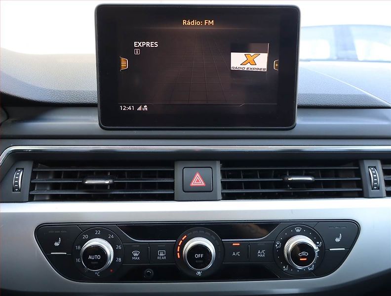 Audi A4 (2017) 2.0 TDI, Serv.kniha, Navi - fotka 12 z 16