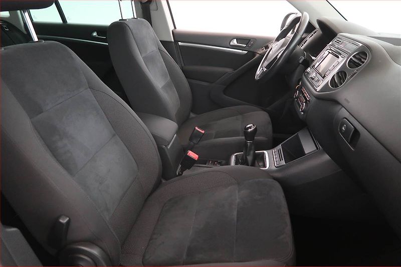 Volkswagen Tiguan (2011) Sport&Style 2.0 TDI, 4X4, ČR - fotka 9 z 16