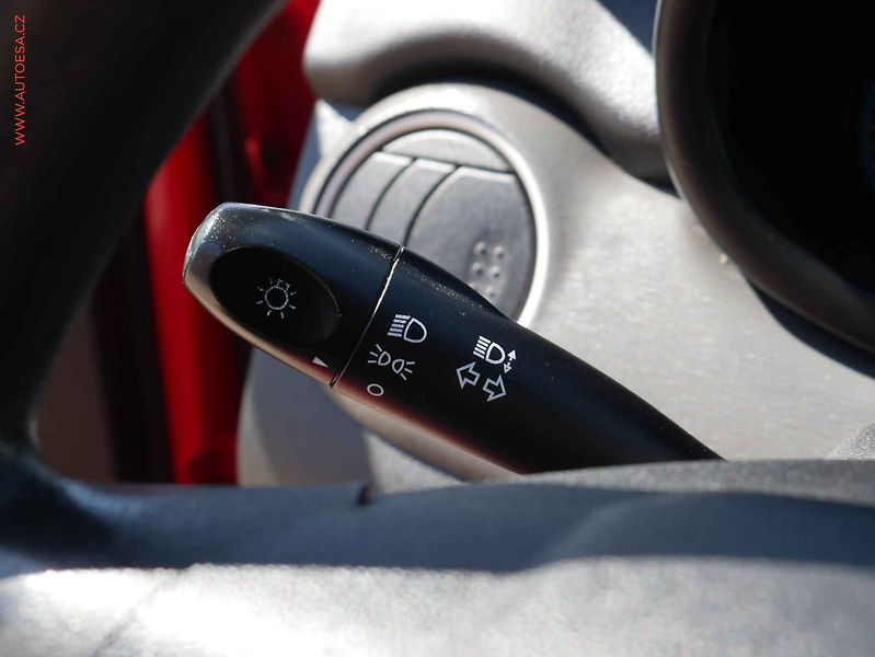 Hyundai i10 (2010) 1.1i, ČR, AC - fotka 13 z 16