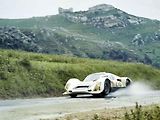 Bonnier v plné jízdě na Targa Florio 1966 s vozem Porsche 906.