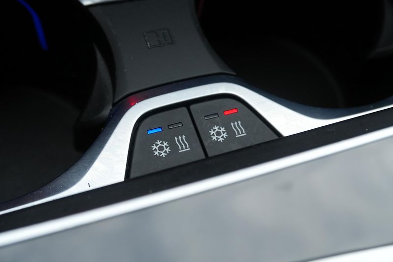 BMW X7 40d xDrive, Masáže, Skylounge - fotka 17 z 47