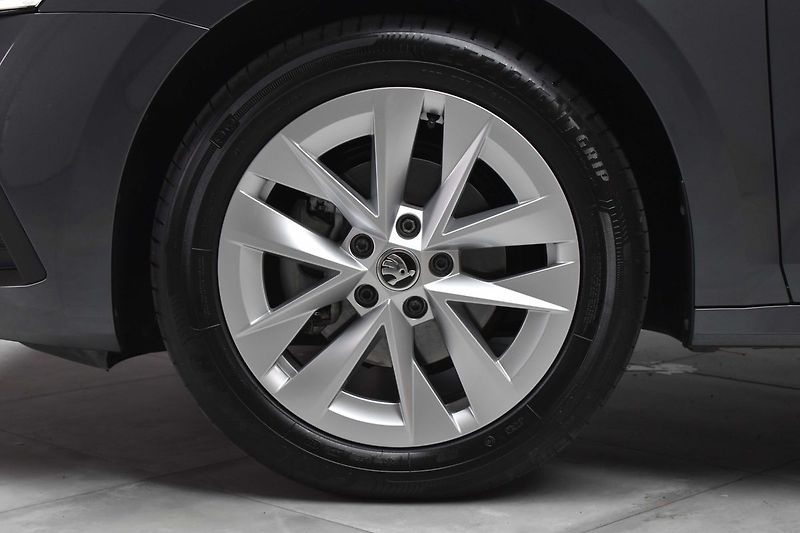 Škoda Octavia 2.0 TDI STYLE*KESSY*DPH*ČR 1.M - fotka 34 z 41