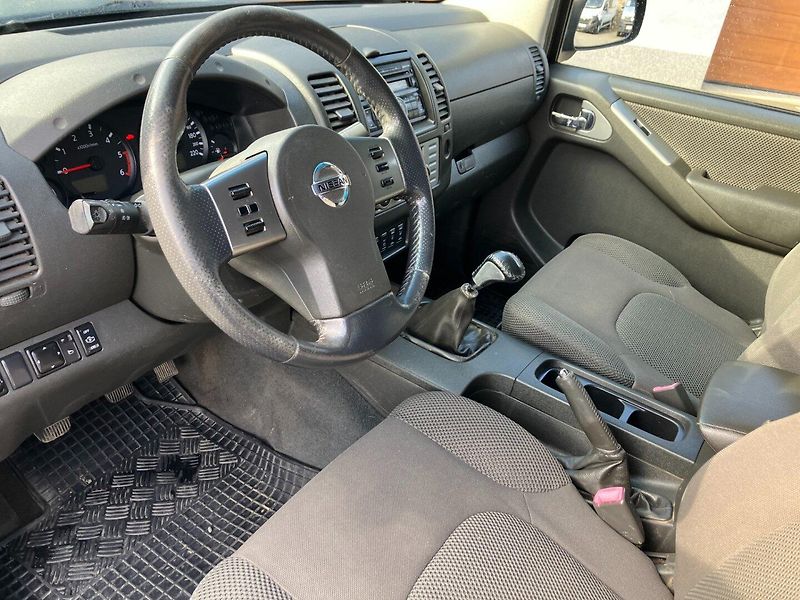 Nissan Navara (2007) 2.5DCI 4WD DOUBLE CUB - fotka 20 z 27