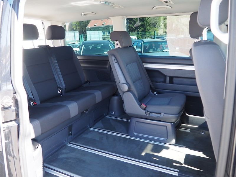 Volkswagen Multivan (2015) 2.0 TDI, 103 kW, 6 míst - fotka 12 z 39