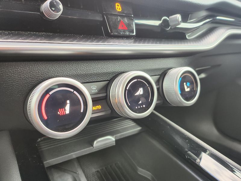Škoda Superb Sportline 2.0 TDI 110kw DSG - fotka 24 z 30
