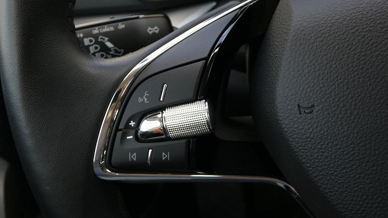 Škoda Octavia Combi 2,0 TDI Ambition - fotka 11 z 23