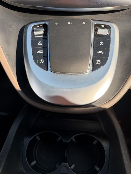 Mercedes-Benz Třídy V (2022) EXCLUSIVE 300d 4M AMG/AIR - fotka 20 z 52