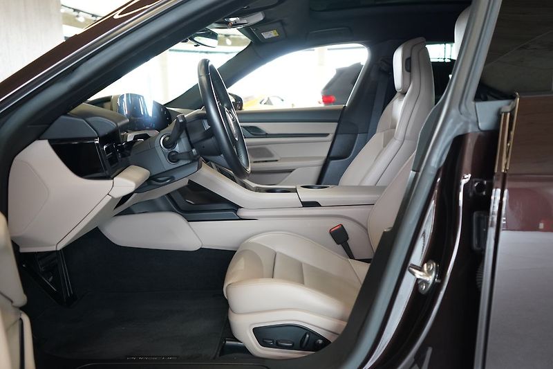 Porsche Taycan Sport Turismo, Pano, Matrix - fotka 19 z 50