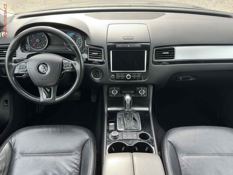 Volkswagen Touareg (2011) 3.0 TDi 4x4, AT, navi, bixen - fotka 8 z 22