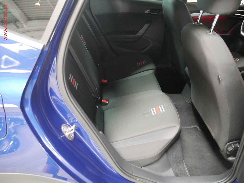 Seat Arona (2019) 1.5 TSi, FR, navi, TZ - fotka 11 z 21