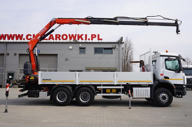 Mercedes-Benz (2018) Arocs 2633 flatbed truck/Crane - fotka 3 z 24