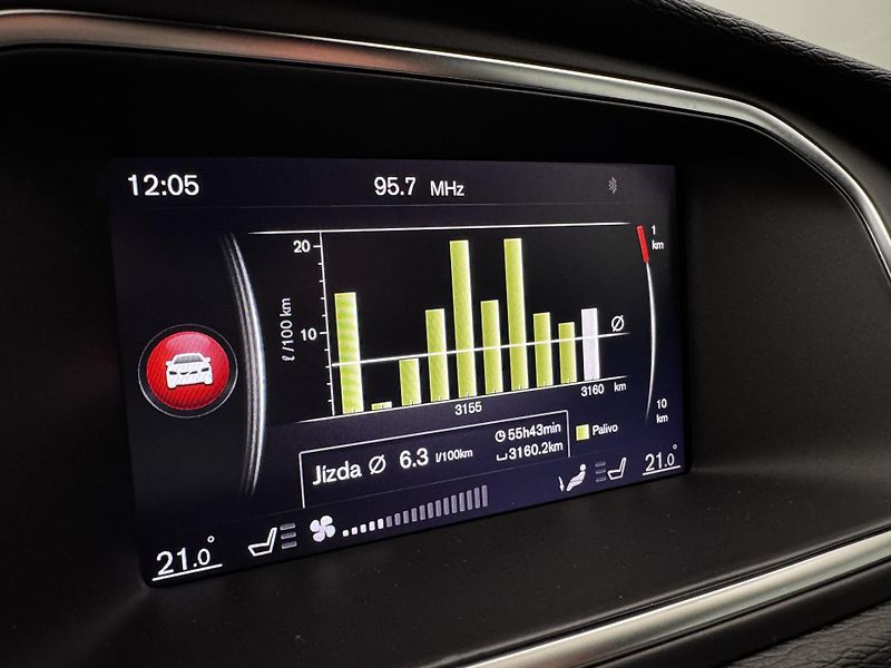 Volvo V40 T3 R-DESIGN AUT REZERVACE - fotka 43 z 47