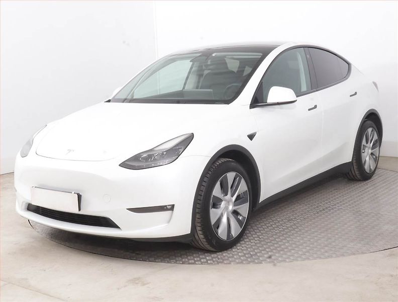 Tesla Model Y (2023) Long Range AWD 79kWh, SoH 86% - fotka 2 z 20