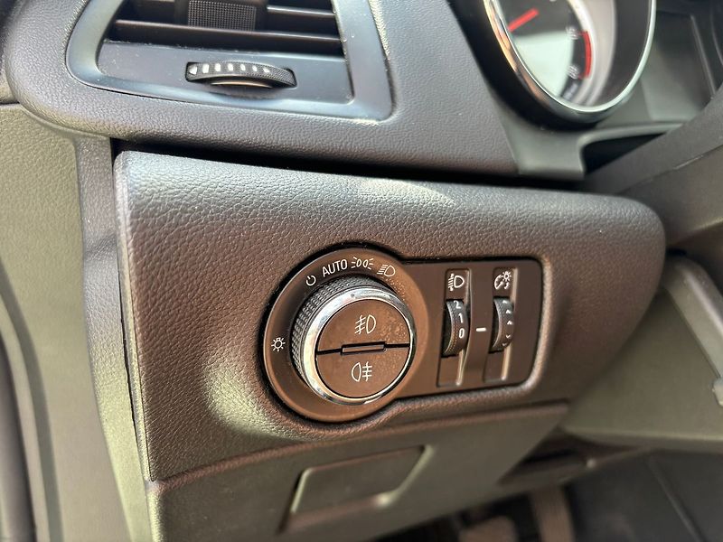 Opel Astra 1,6, 81kW Sports Tourer, Tažné - fotka 12 z 17