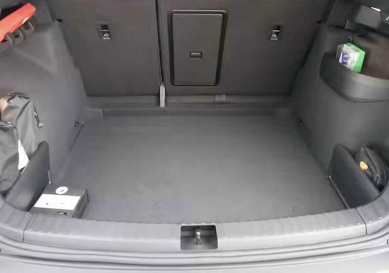Škoda Karoq (2019) 2.0TDi, DSG, 4x4, el.tažné - fotka 19 z 24