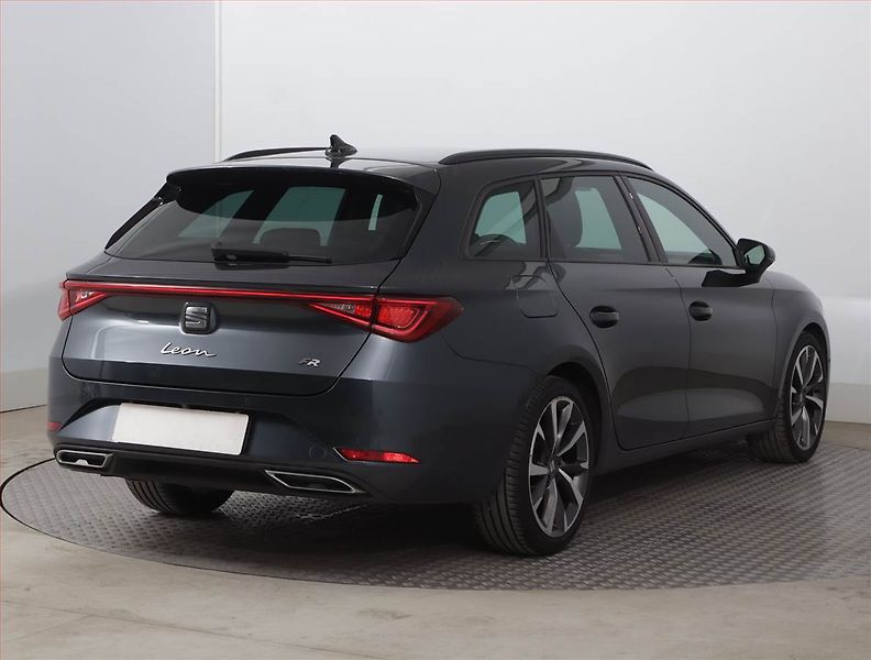 Seat Leon (2022) 1.5 eTSI, Automat, Kůže, Navi - fotka 5 z 20