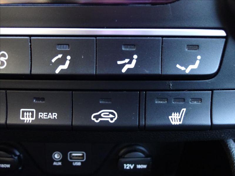 Hyundai Tucson 1,6T- GDi 130kW Trikolor - fotka 37 z 58