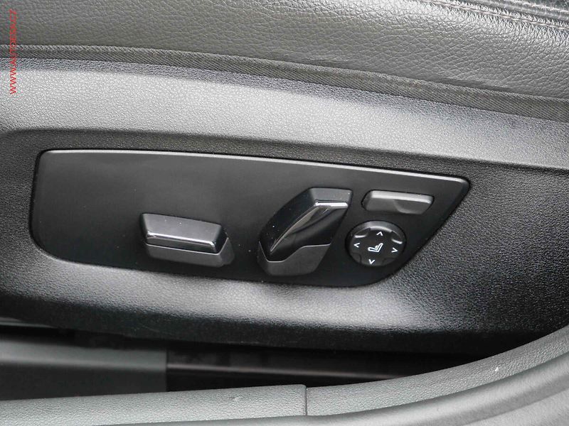 BMW Řada 5 (2017) 2.0 d xD, Sport Line, AT - fotka 12 z 23