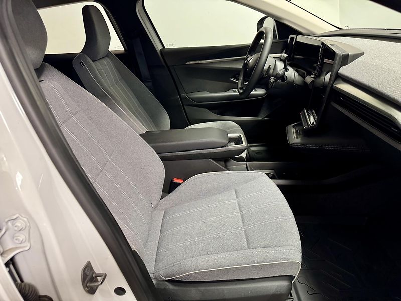 Renault Mégane (2023) E TECH Evolution EV60 1MAJITEL - fotka 11 z 40