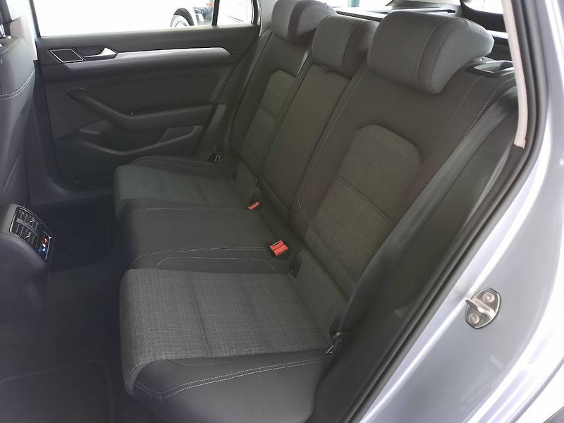 Volkswagen Passat Variant (2021) 2.0 TDI (110kW/150k) DSG, Busi - fotka 9 z 26