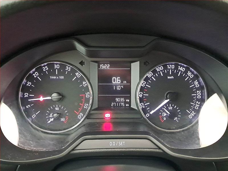 Škoda Octavia (2014) Ambition 1.6 TDI - fotka 11 z 15