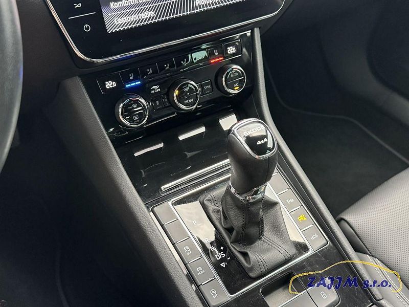 Škoda Superb L&K 2.0TSi 206kw 4x4 webasto - fotka 34 z 60