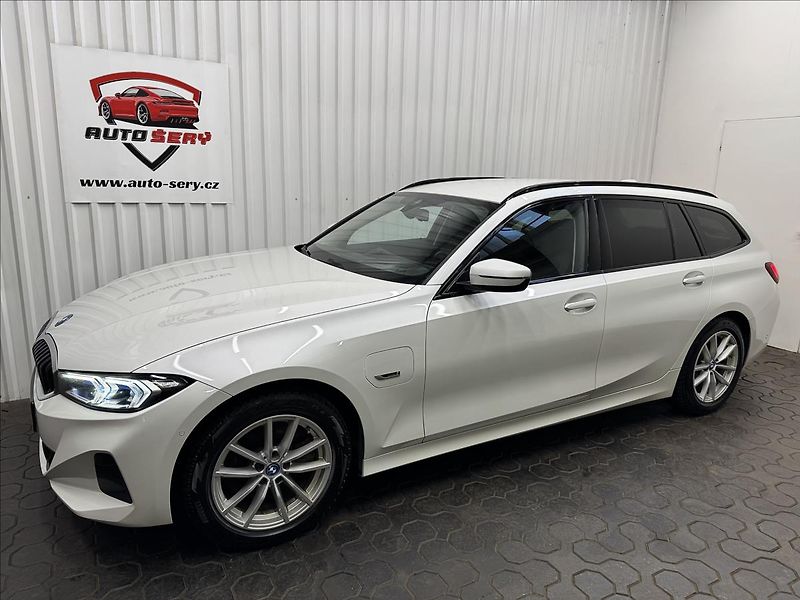 BMW Řada 3 330E 215kW XDRIVE TAŽNÉ 2XALU - fotka 3 z 50