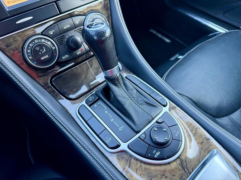 Mercedes-Benz SL (2009) 350, Euro 4, Kabrio - fotka 19 z 22