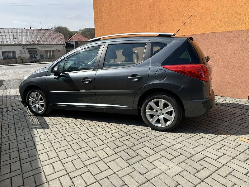 Peugeot 207 1.6i 88kW - fotka 9 z 15