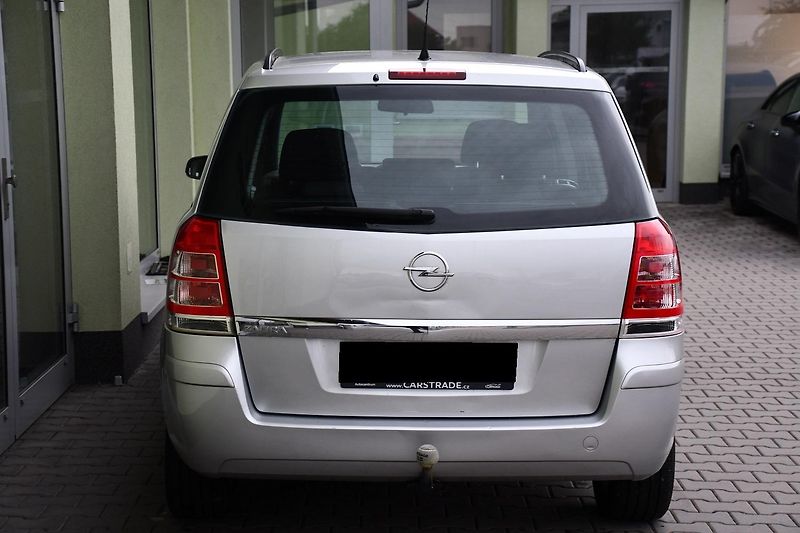 Opel Zafira 1.8i VYHŘ. SEDAČKY TAŽNÉ 7MÍST - fotka 10 z 28