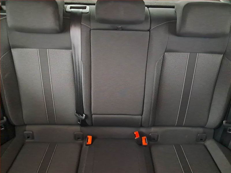 Volkswagen T-Roc (2025) 1.0 TSI - fotka 14 z 19