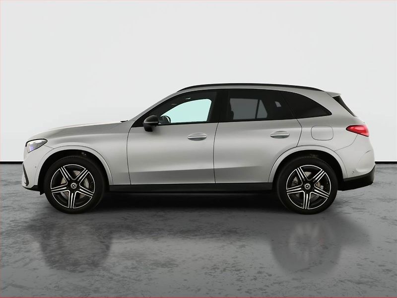 Mercedes-Benz GLC (2025) 300 de 4MATIC, AMG LINE - fotka 3 z 28