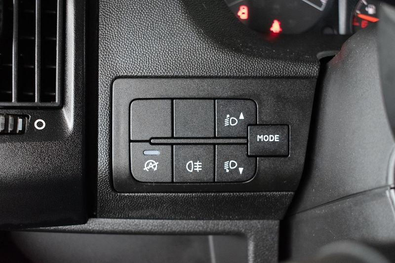 Peugeot Boxer 2.2 BHDI L2H1 20T.KM*DPH*ČR 1M - fotka 12 z 26