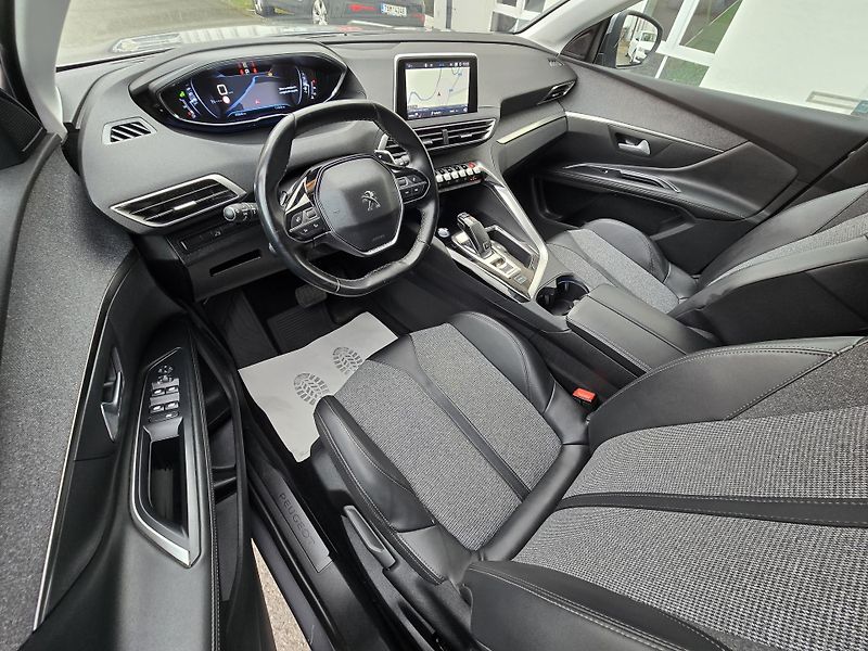 Peugeot 5008 1,5 HDI ALLURE 7-MÍST NAVI DPH - fotka 11 z 46